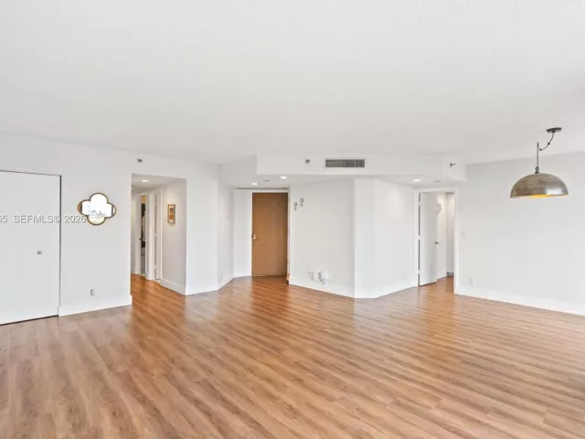 Продажа квартиры #807 - фото 7128683