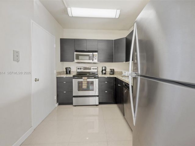 Продажа квартиры #1618 - фото 7001781