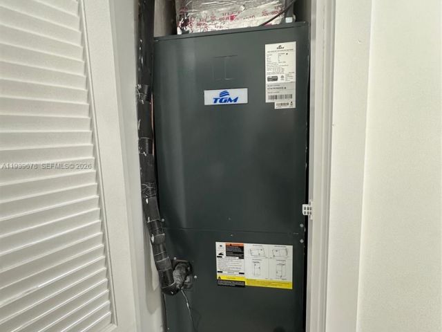 Продажа дома по адресу 1521 NE 43rd Ct - фото 6997608