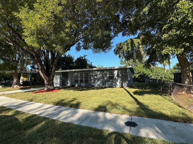 Продажа дома по адресу 1521 NE 43rd Ct - фото 6997628