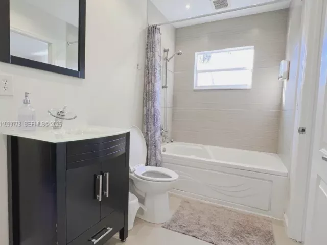 Дом в аренду по адресу 2539 Thomas St - фото 7022965