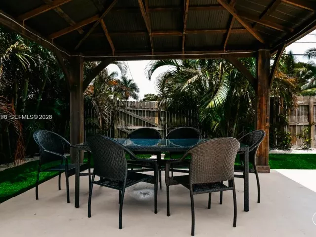 Дом в аренду по адресу 2539 Thomas St - фото 7022955