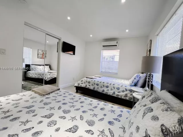 Дом в аренду по адресу 2539 Thomas St - фото 7022958