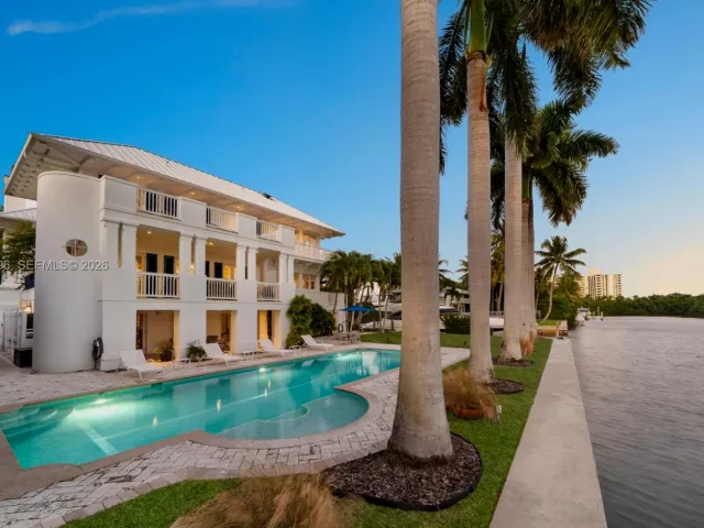 Продажа дома по адресу 100 Cape Florida Dr - фото 7003240