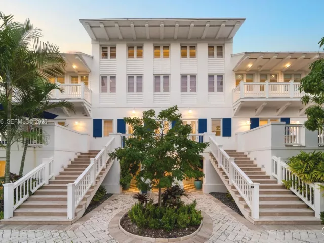 Продажа дома по адресу 100 Cape Florida Dr - фото 7003243