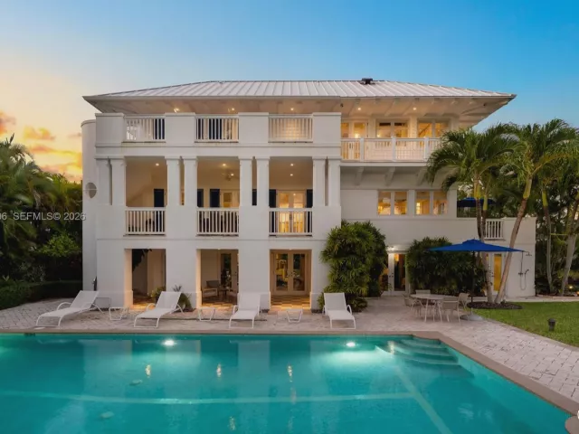 Продажа дома по адресу 100 Cape Florida Dr - фото 7003244