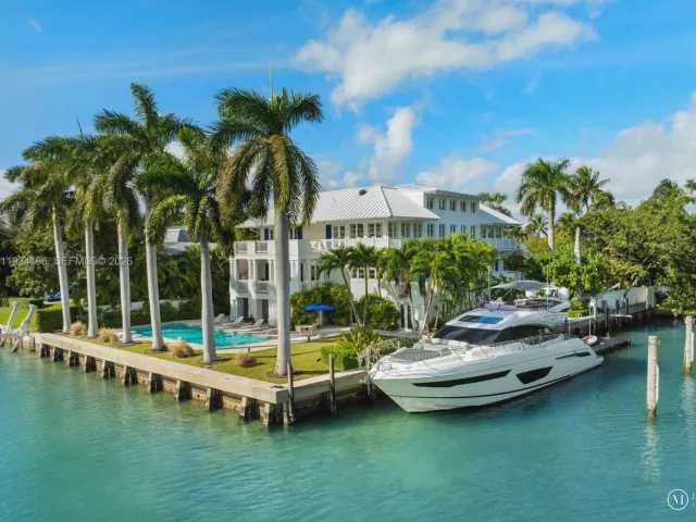 Продажа дома по адресу 100 Cape Florida Dr - фото 7003246