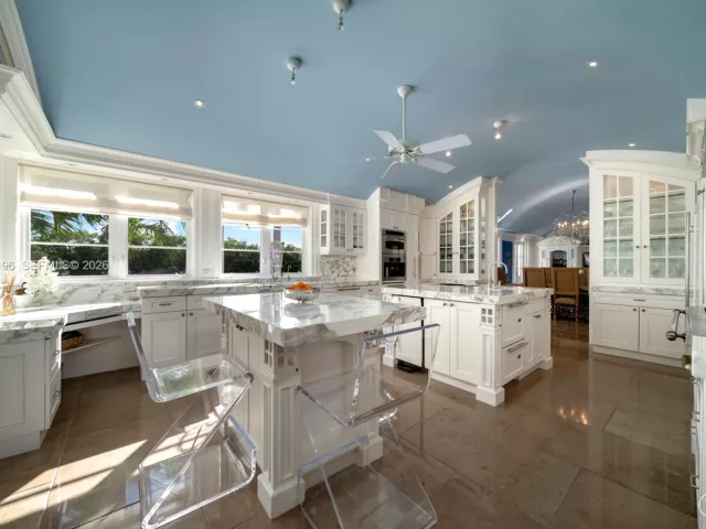 Продажа дома по адресу 100 Cape Florida Dr - фото 7003230