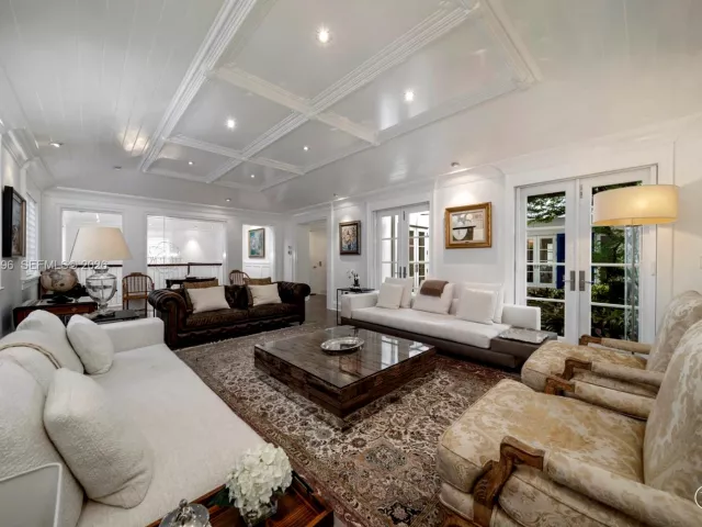 Продажа дома по адресу 100 Cape Florida Dr - фото 7003234