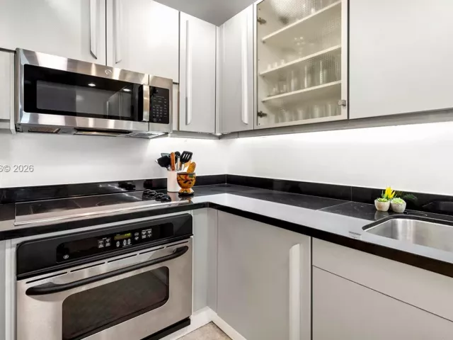 Продажа квартиры #1632 - фото 7011409