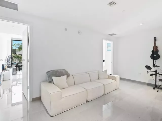 Продажа квартиры #805 - фото 7002170