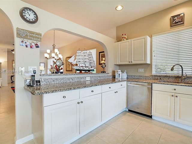 Продажа дома по адресу 2687 Clipper Cir - фото 7014408