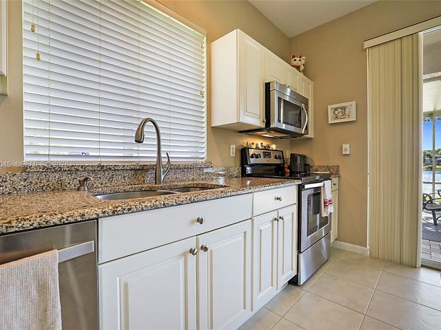 Продажа дома по адресу 2687 Clipper Cir - фото 7014410