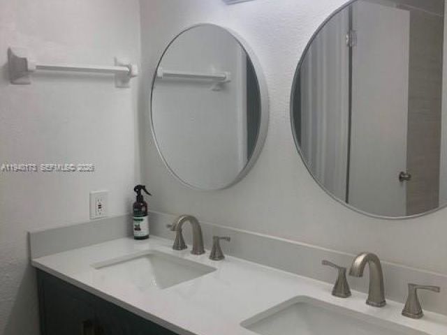 Дом в аренду по адресу 20008 SW 123rd Dr 20008 - фото 7444896