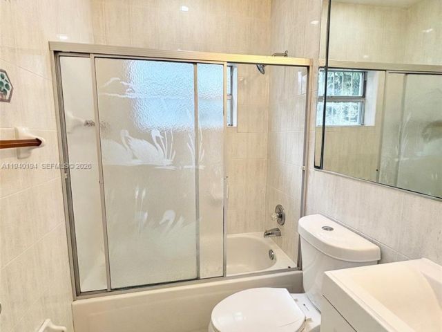 Дом в аренду по адресу 1332 NE 177th St 0 - фото 7479039