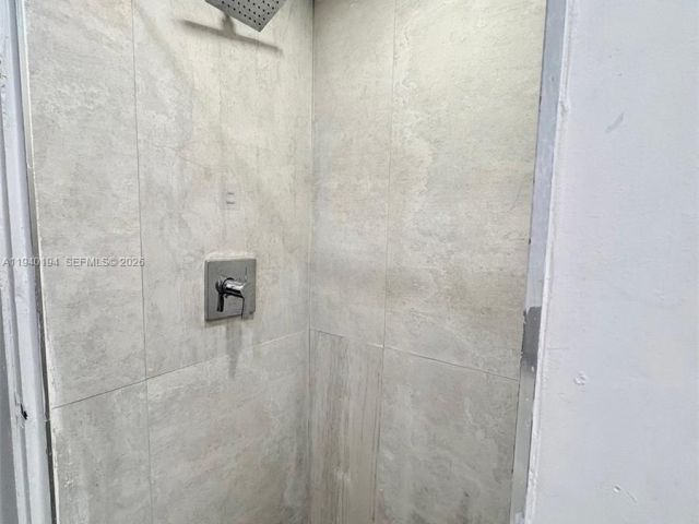 Дом в аренду по адресу 1332 NE 177th St 0 - фото 7479046