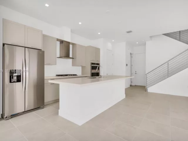 Дом в аренду по адресу 8037 NW 42nd St - фото 7001500