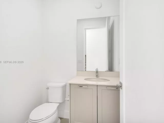 Дом в аренду по адресу 8037 NW 42nd St - фото 7001487