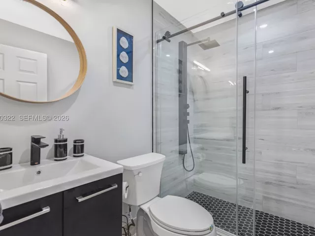 Продажа дома по адресу 6600 NE 20th Way - фото 9078279