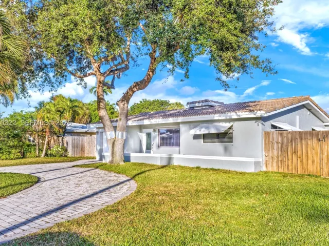 Продажа дома по адресу 6600 NE 20th Way - фото 9078286