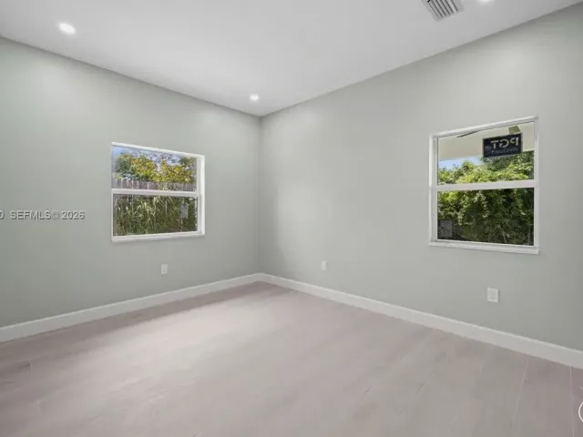 Дом в аренду по адресу 930 34th St - фото 7484665