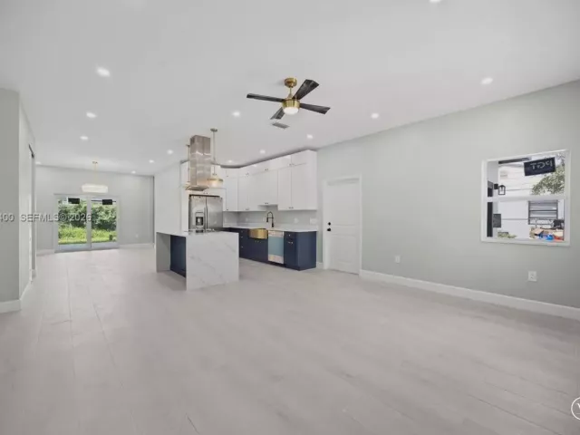 Дом в аренду по адресу 930 34th St - фото 7346942