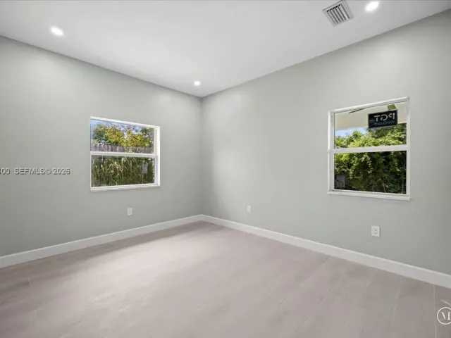 Дом в аренду по адресу 930 34th St - фото 7484670