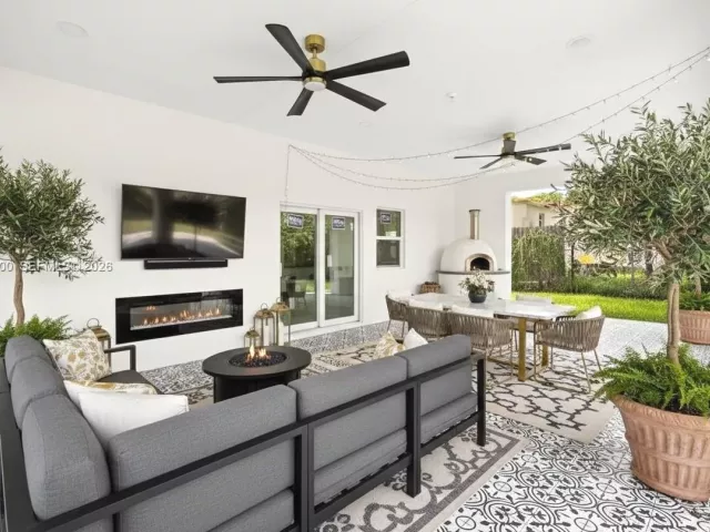 Дом в аренду по адресу 930 34th St - фото 7346945