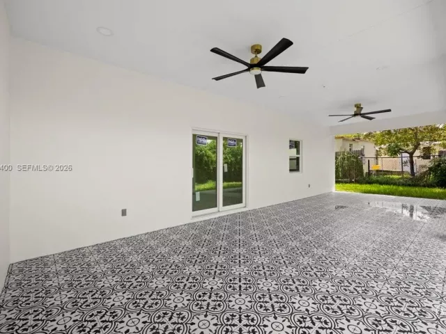 Дом в аренду по адресу 930 34th St - фото 7346944