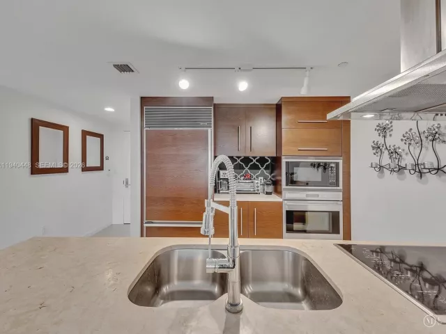 Продажа квартиры #1007 - фото 7015222