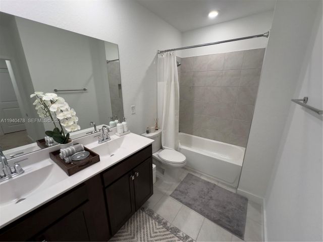 Дом в аренду по адресу 1842 SE 7th Ter 1842 - фото 7004623