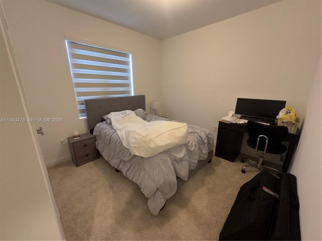 Дом в аренду по адресу 1842 SE 7th Ter 1842 - фото 7004624