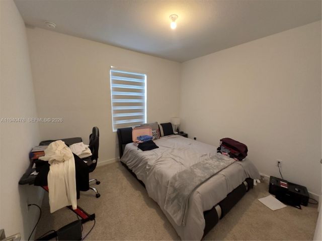 Дом в аренду по адресу 1842 SE 7th Ter 1842 - фото 7004627