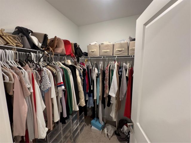 Дом в аренду по адресу 1842 SE 7th Ter 1842 - фото 7004634