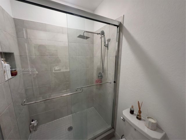 Дом в аренду по адресу 1842 SE 7th Ter 1842 - фото 7004637