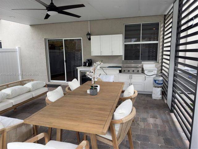 Дом в аренду по адресу 1842 SE 7th Ter 1842 - фото 7004643