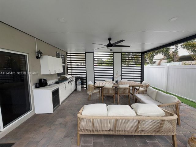 Дом в аренду по адресу 1842 SE 7th Ter 1842 - фото 7004647