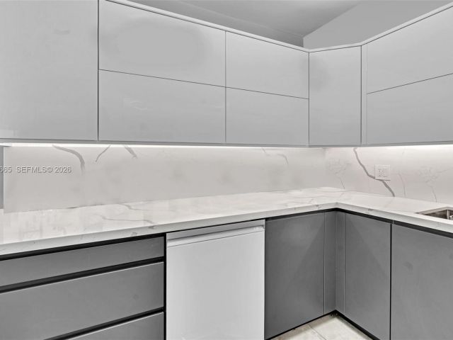 Продажа квартиры #411 - фото 7010050