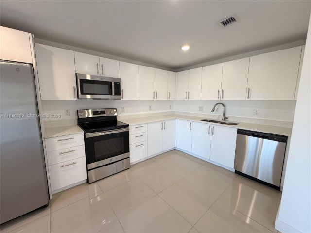 Дом в аренду по адресу 25823 SW 145th Ave - фото 7449325