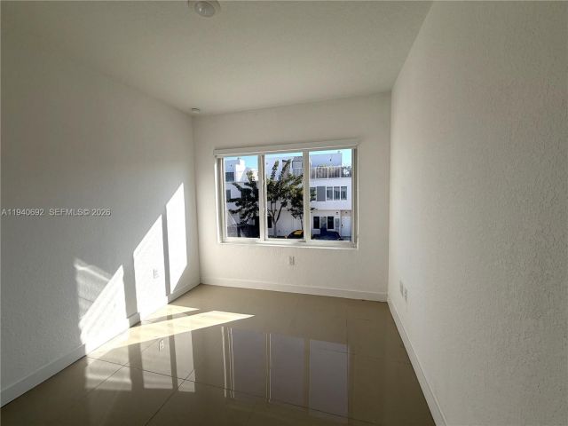 Дом в аренду по адресу 25823 SW 145th Ave - фото 7449329