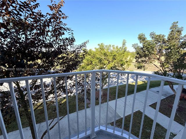 Дом в аренду по адресу 25823 SW 145th Ave - фото 7449335