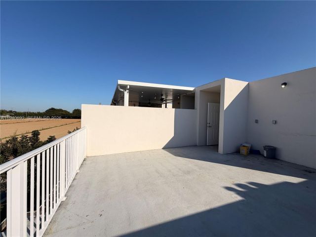 Дом в аренду по адресу 25823 SW 145th Ave - фото 7449347