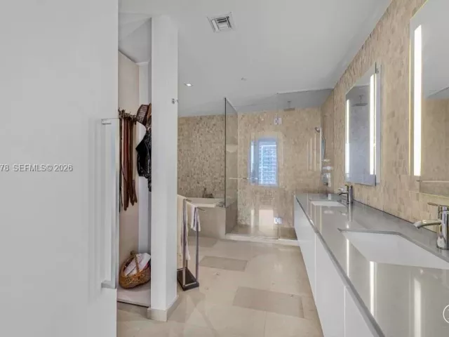 Продажа квартиры #1710 - фото 7011287