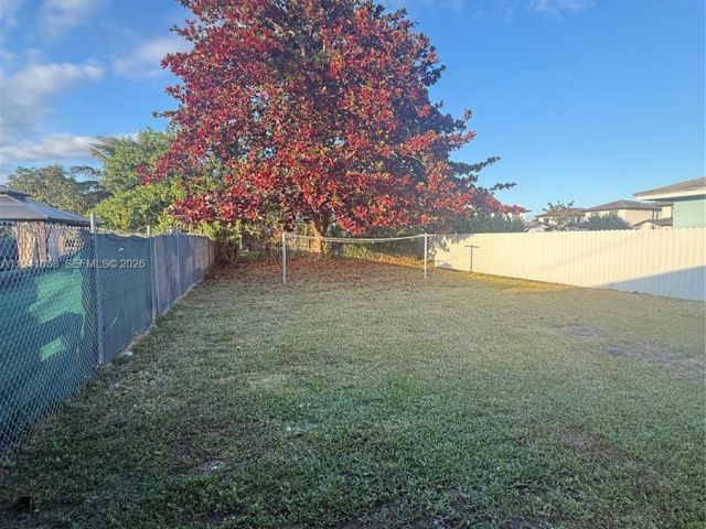 Дом в аренду по адресу 10335 SW 181st St 2 - фото 7478647