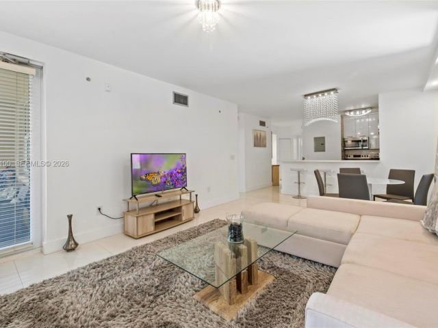 Продажа квартиры #3112 - фото 7011823