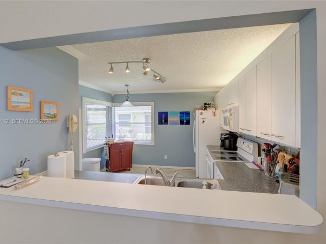 Дом в аренду по адресу 1248 W Lakes Dr 1248 - фото 7450659