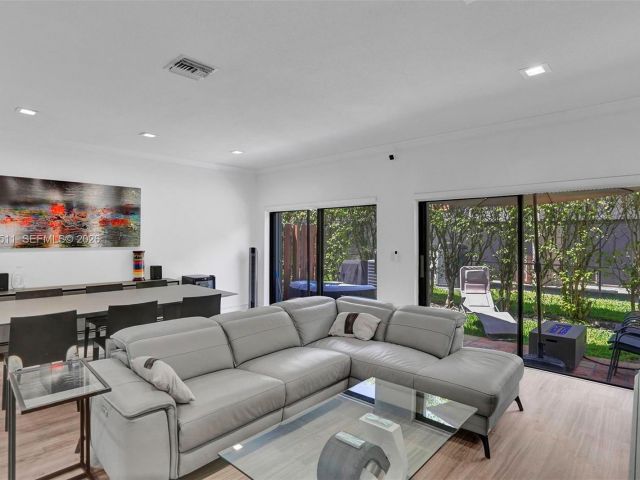 Продажа дома по адресу 21150 Jib Ct J12 - фото 7187656