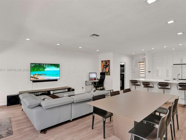 Продажа дома по адресу 21150 Jib Ct J12 - фото 7187661