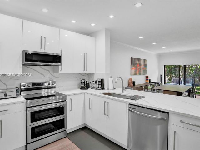 Продажа дома по адресу 21150 Jib Ct J12 - фото 7187671