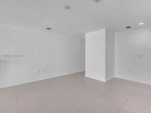 Продажа квартиры #2418 - фото 7019324